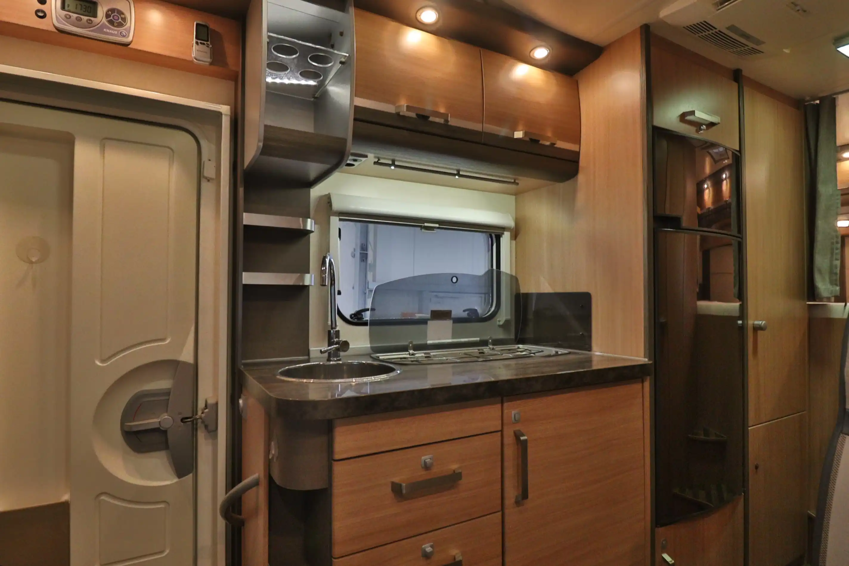 KNAUS SKY Traveller 650 DG